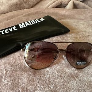 Steve Madden Aviator Sunglasses